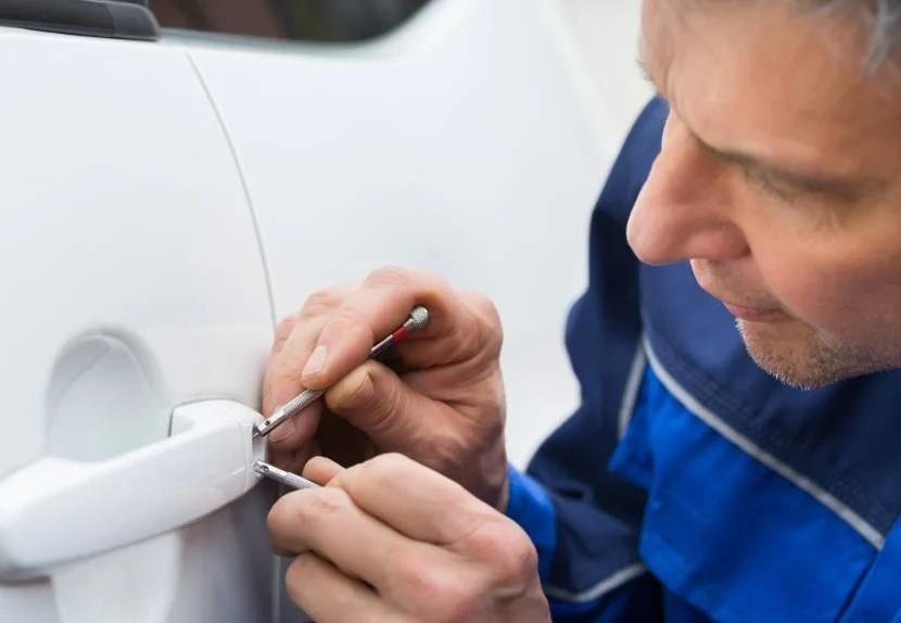 Smart Auto Locksmith - We can help regaining access into your car